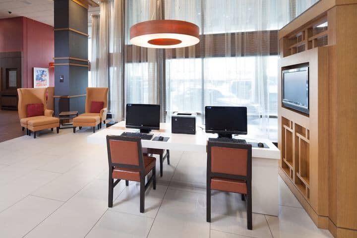 Business Center 44 of 54